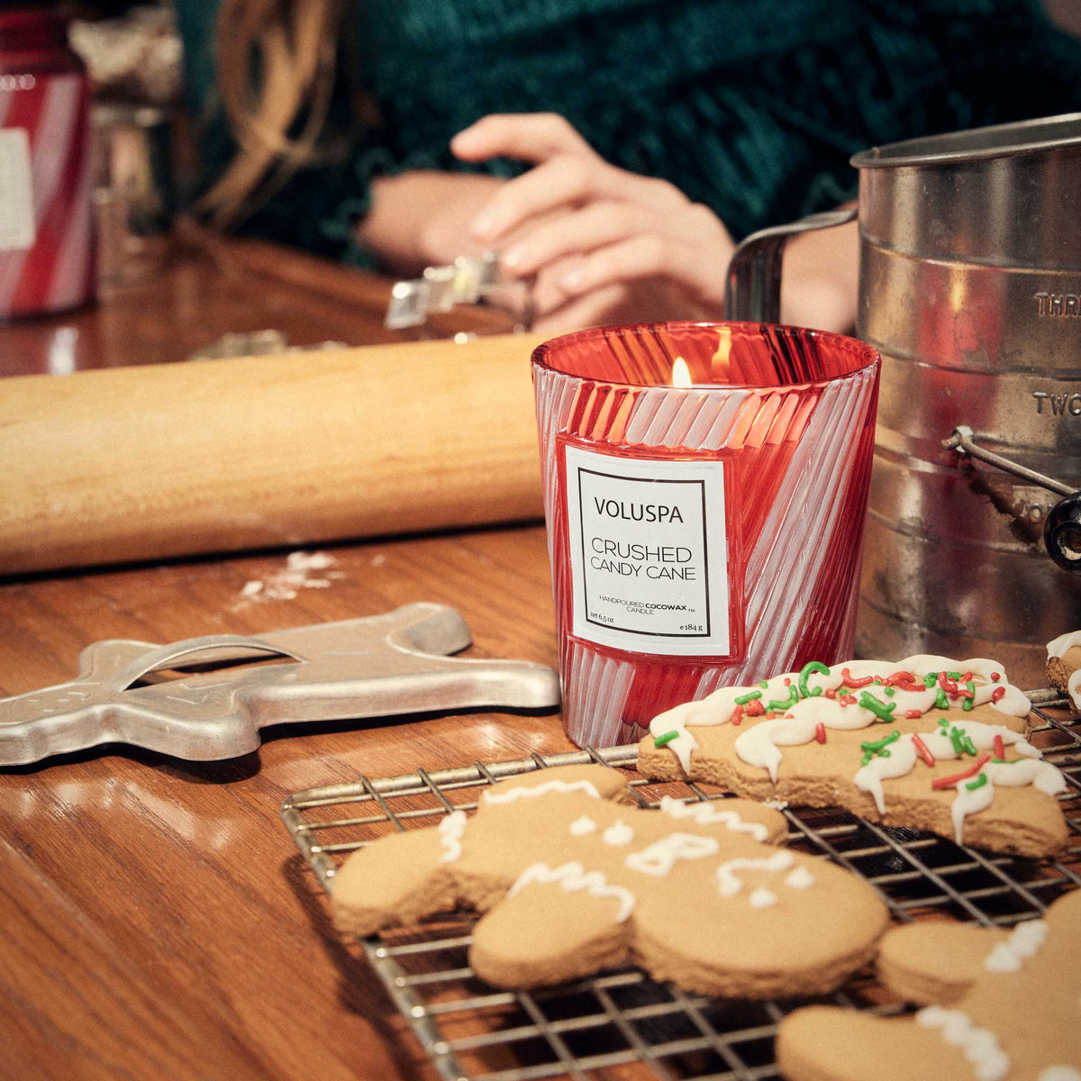 Crushed Candy Cane 6.5oz Classic Candle