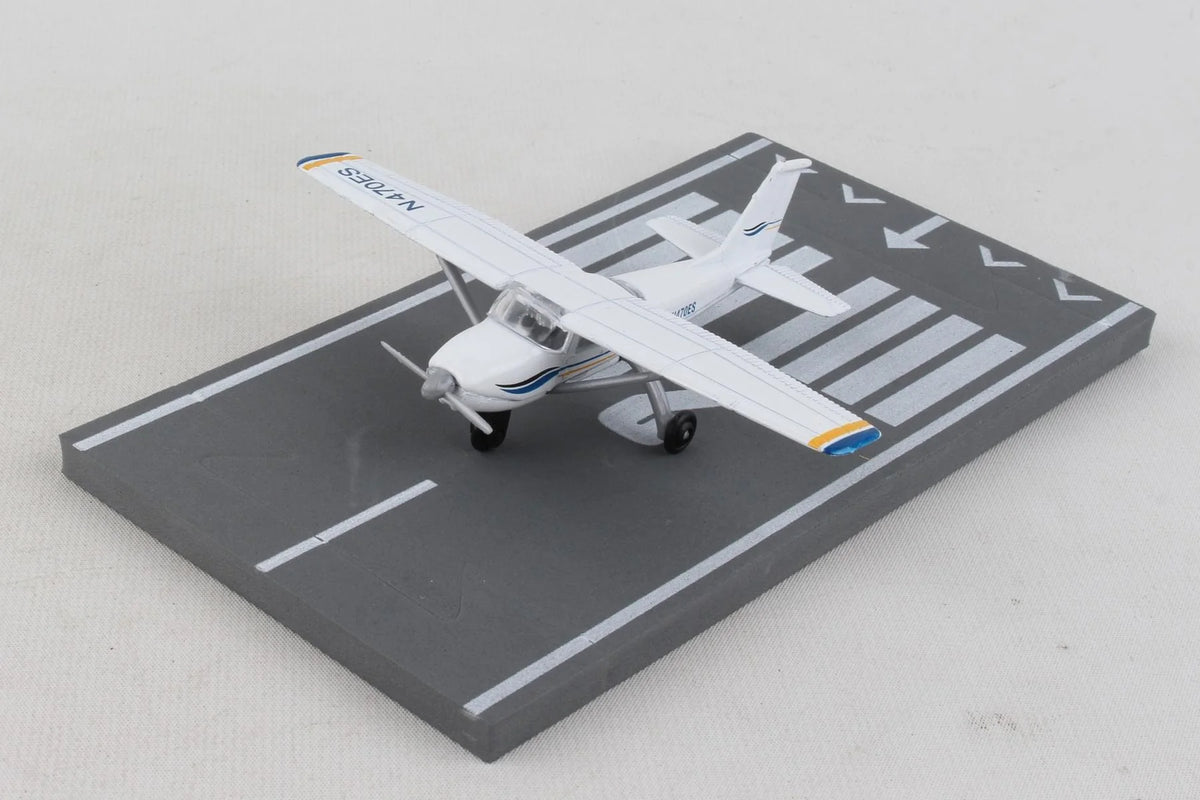 Runway24 C172